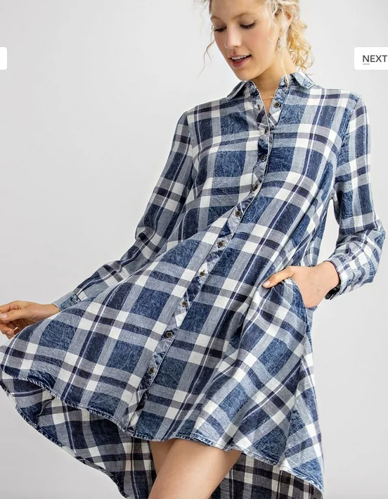 PLAID HI LOW SHIRT WASHED TUNIC DRESS IN WASHED DENIM